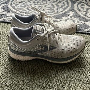 Brooks ghost 13 women’s size 6.5
